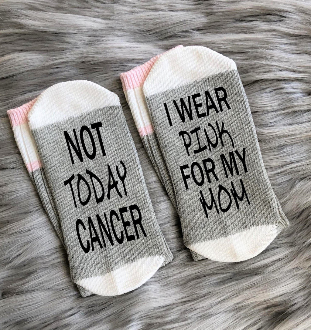 I Wear Pink For My Mom Socks